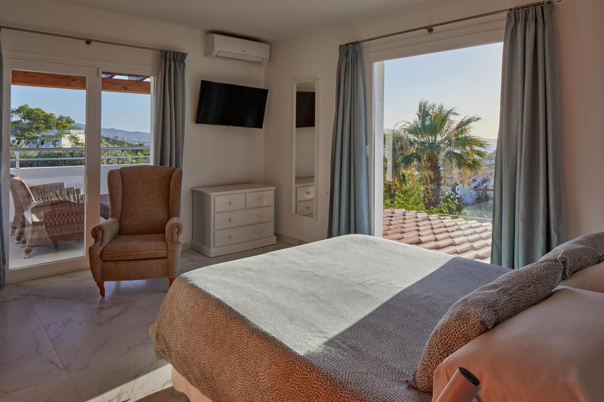 Villa Can Joan I - Fantastic Sunset Views And Family Friendly - San Antonio  Eksteriør billede